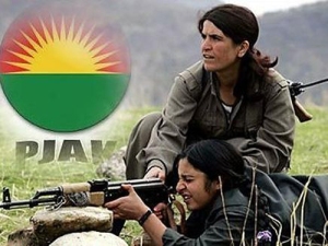 مقاتلات كرديات من حزب “الحياة الحرّة في كردستان (PJAK)